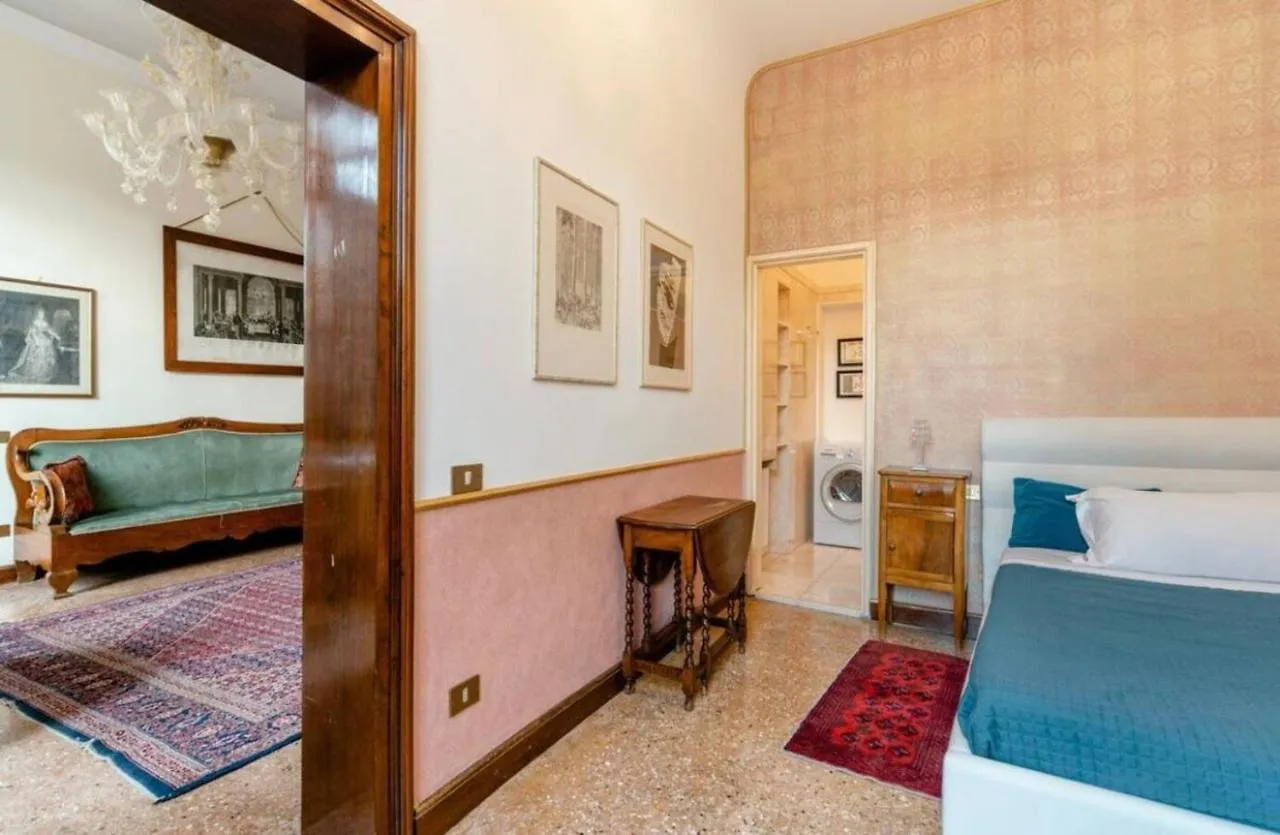 Venezia La Fenice Apartment 0*, Venice Italy